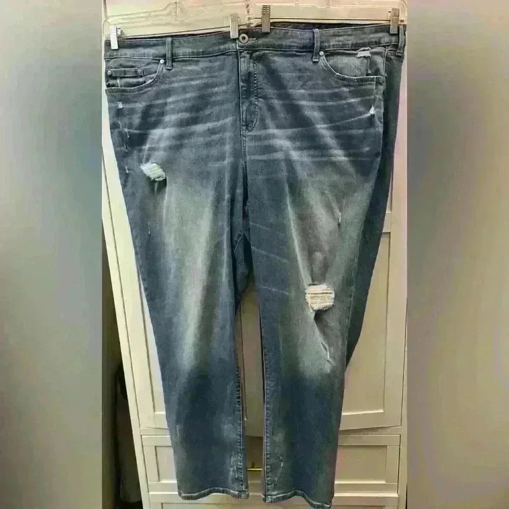Torrid Women’s Boyfriend straight Jeans - Vintage Stretch Medium Wash Size 30XT